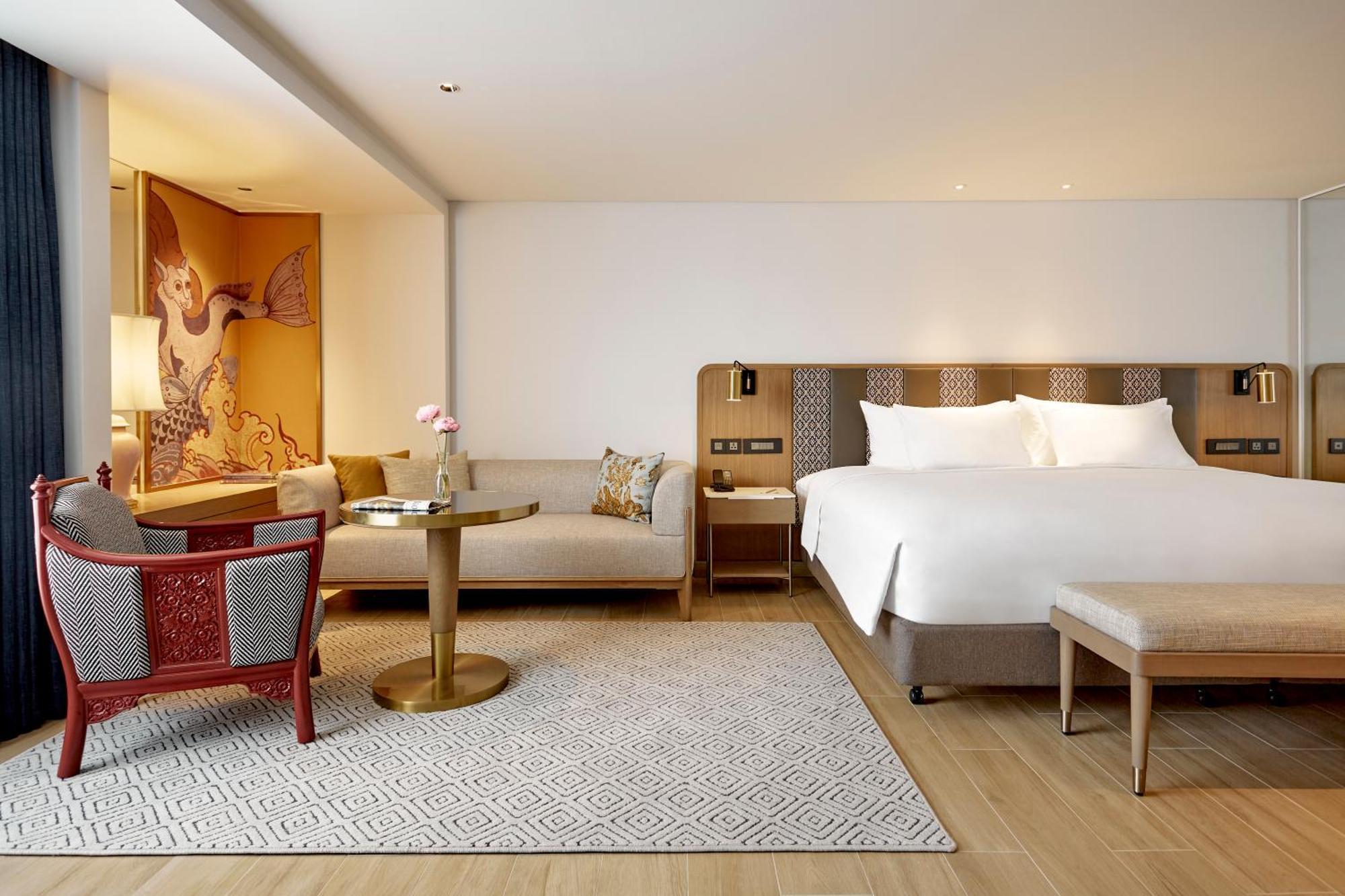 Junior Suite California King Bed