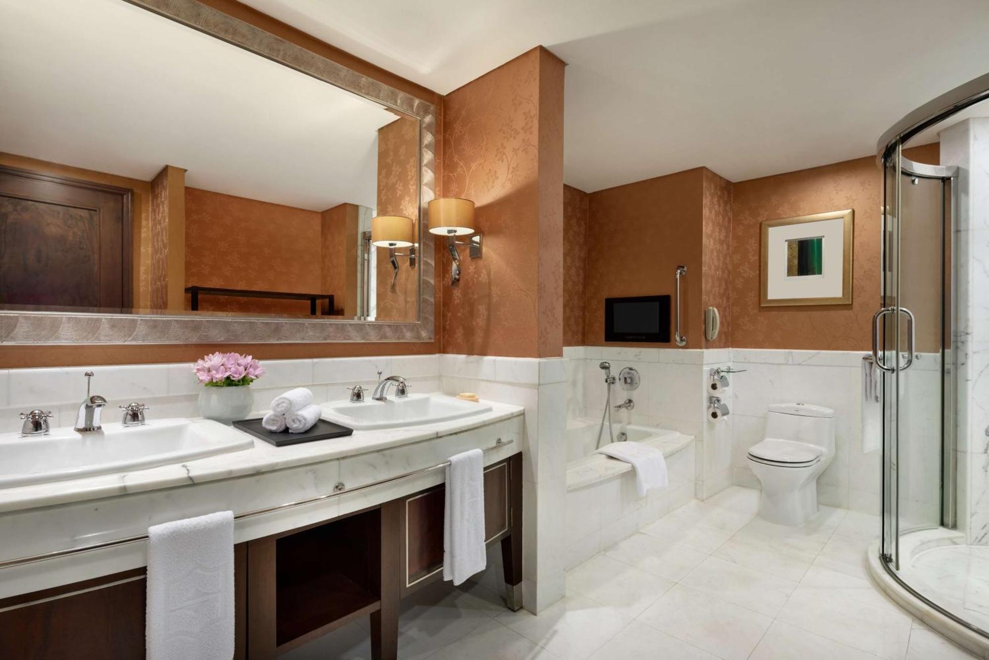 Horizon Executive River View Suite