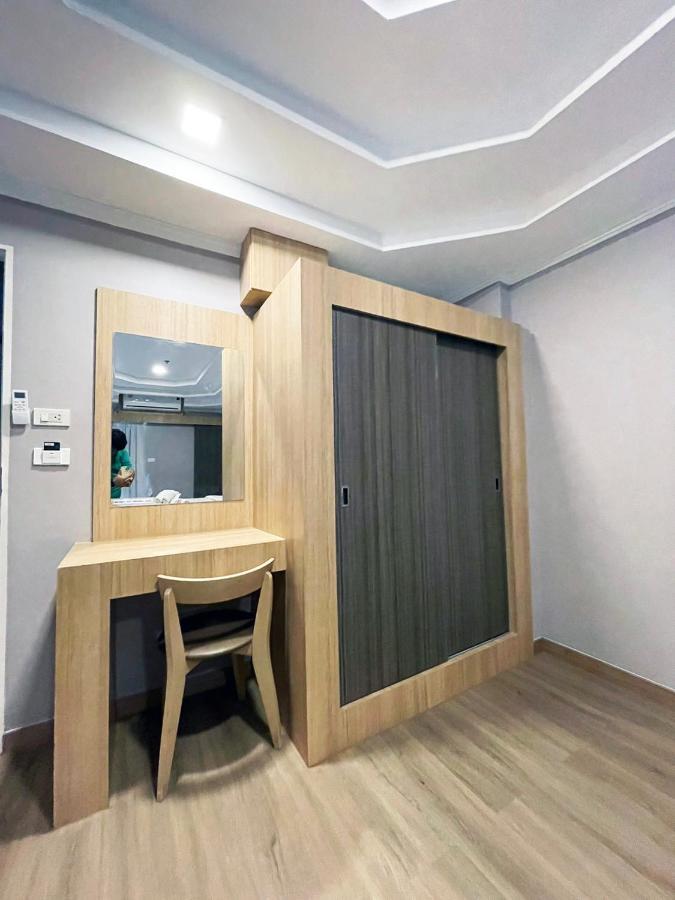 Deluxe Double Room (2 Adults + 1 Child)