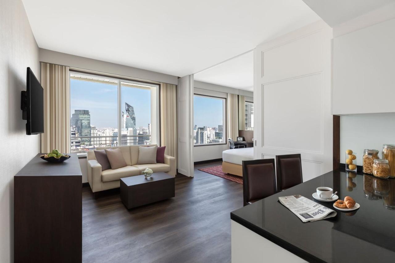 Executive King Studio with City View, with Bathtub