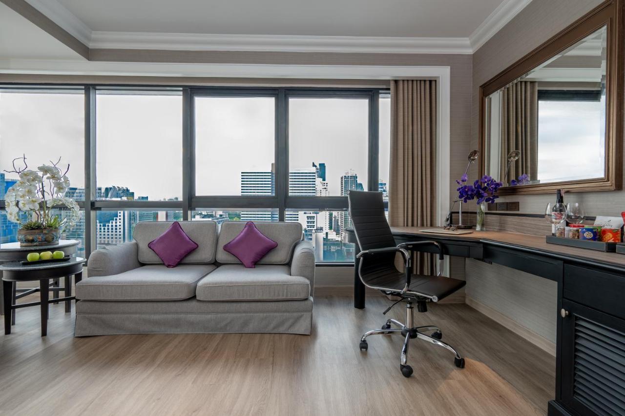 Corner Triple Room