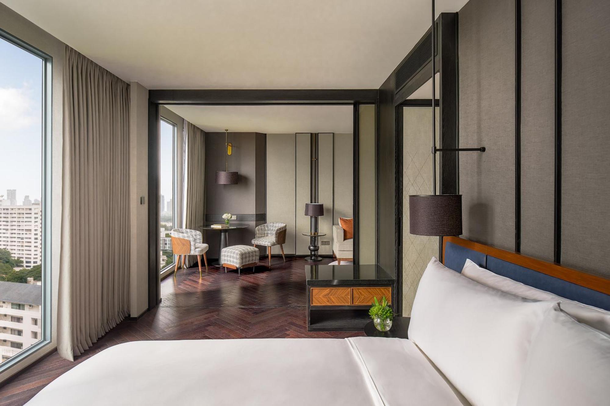 Junior King Suite Lounge Access
