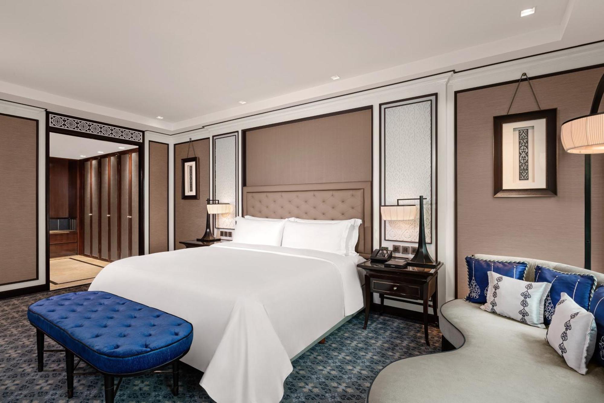 Royal Club Suite, Club lounge access, 1 King, City view