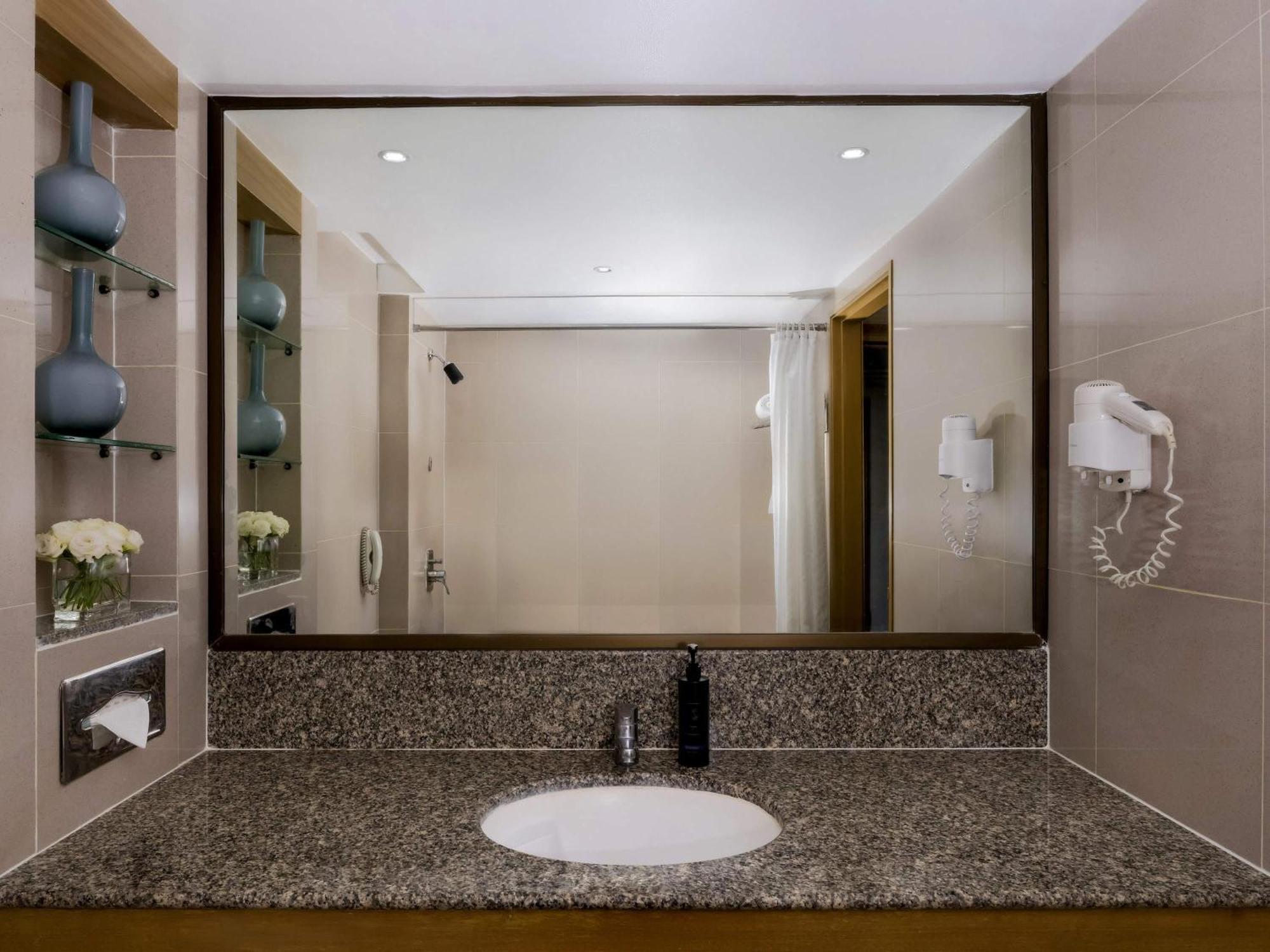 Superior Room with 2 Twin Beds - 20% off on Food & Beverages
