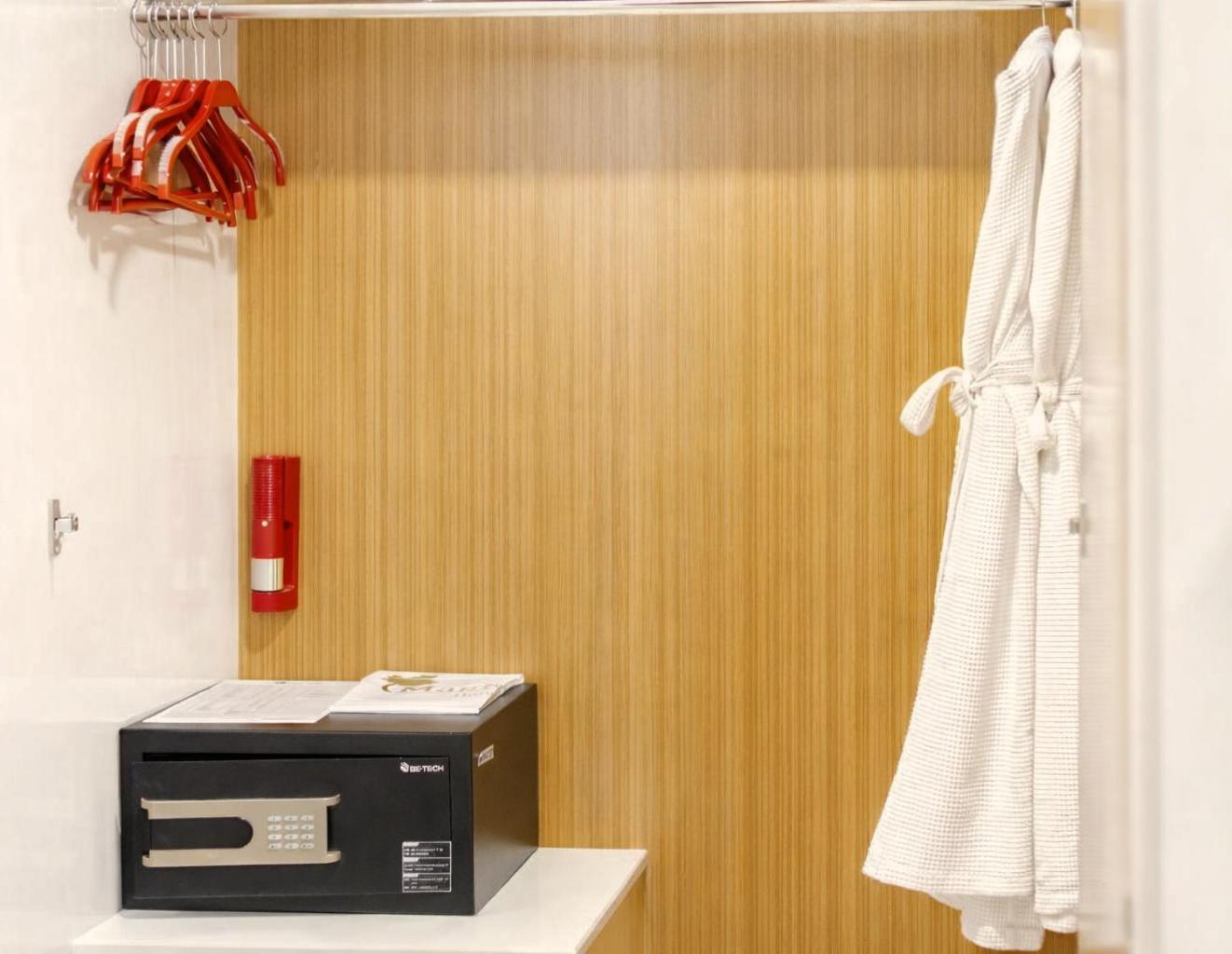 Deluxe suite,1742758294:JPEG