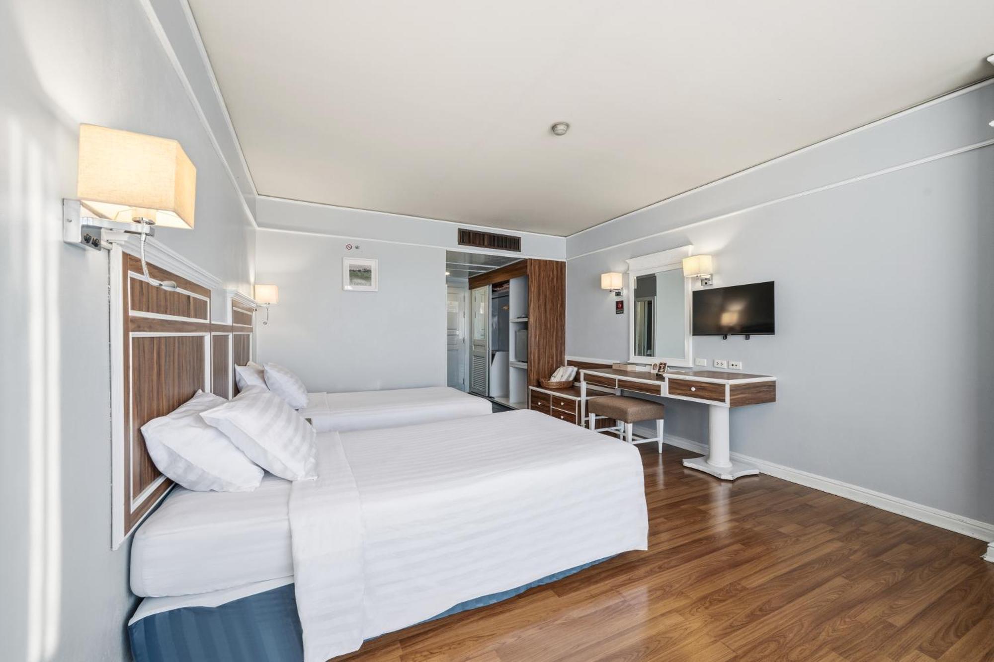 Super Deluxe Twin Room