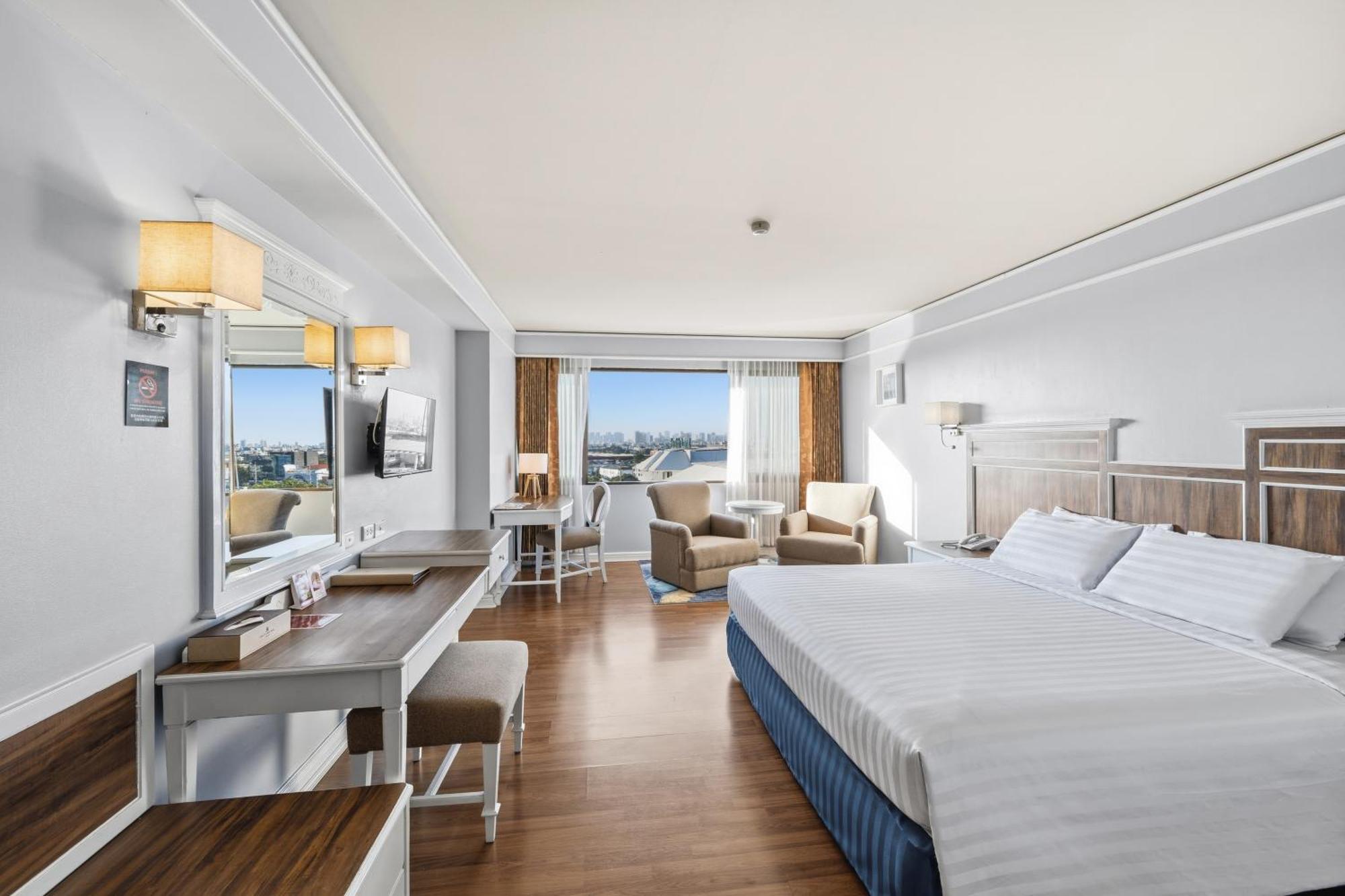 Super Deluxe King Room