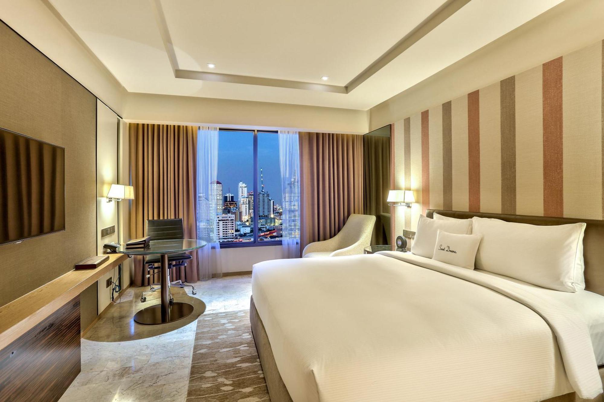 Deluxe King Suite