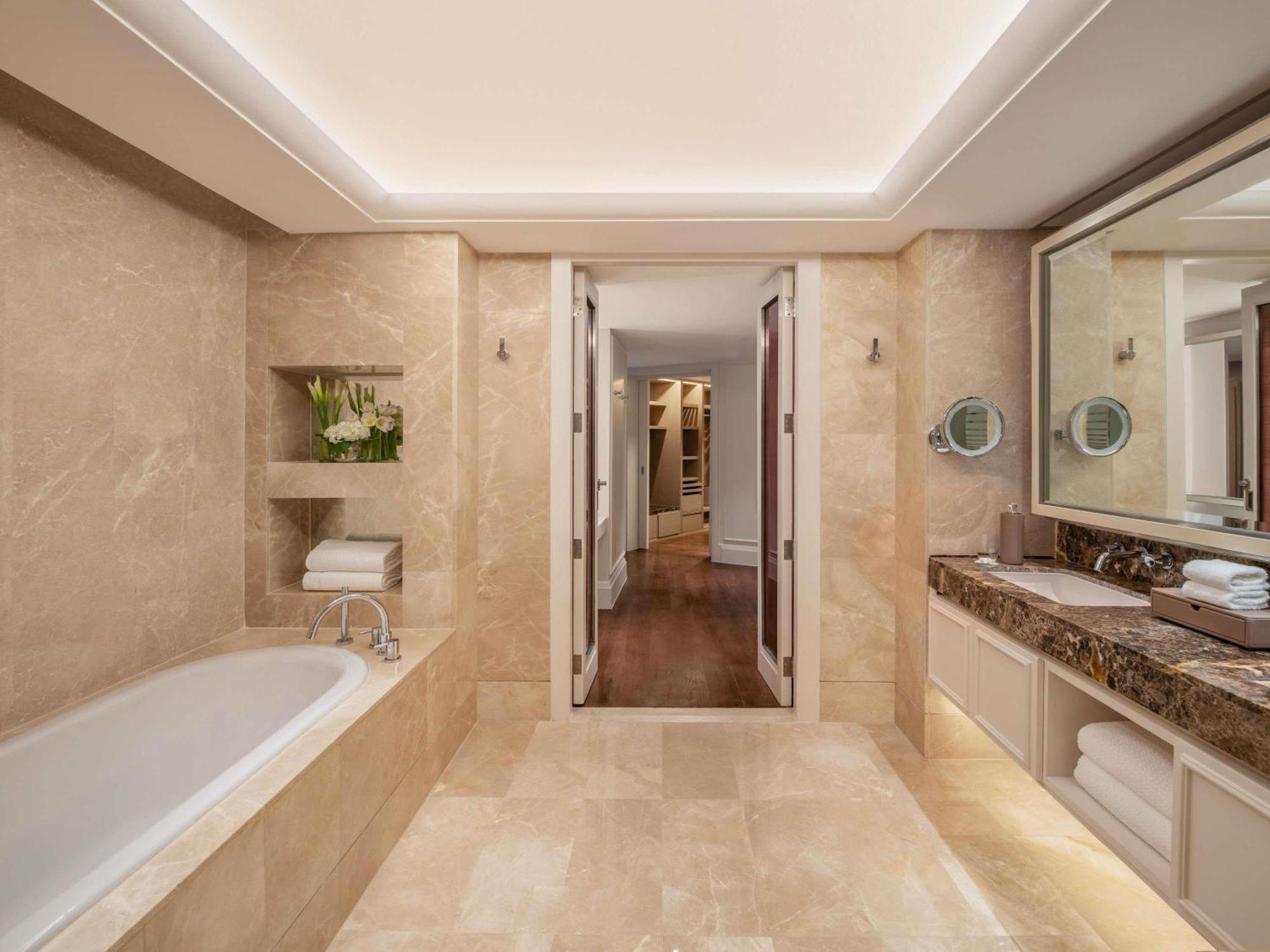 Imperial King Suite Club Access