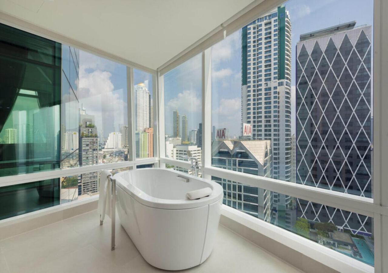 Executive Deluxe Double Room Lounge Access