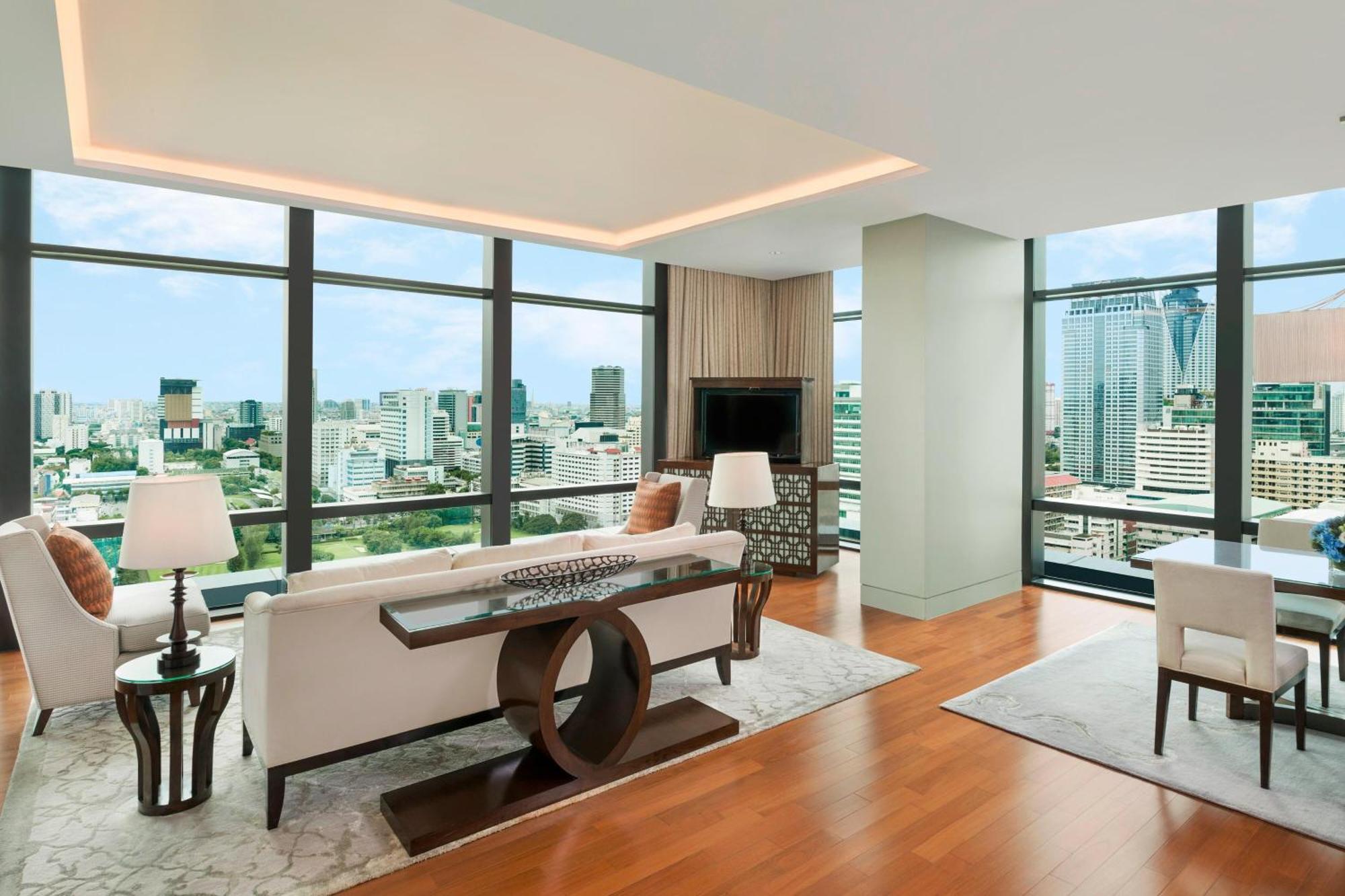 Astor Suite 1 Bedroom Suite, Golf course view, Corner room, High floor