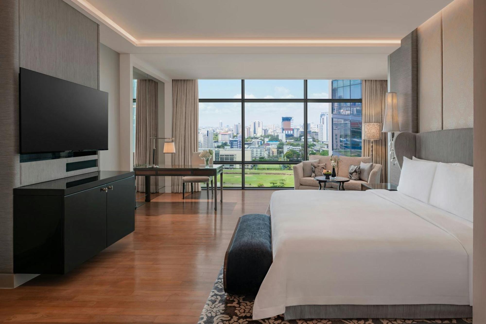 Astor King Room with Golf Course View