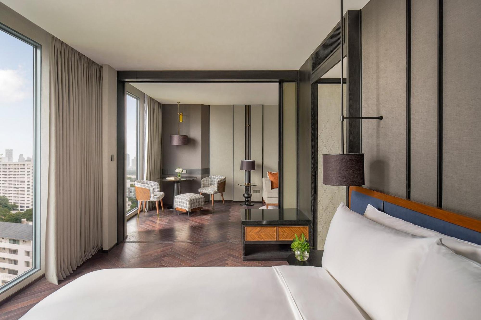 Junior King Suite Lounge Access