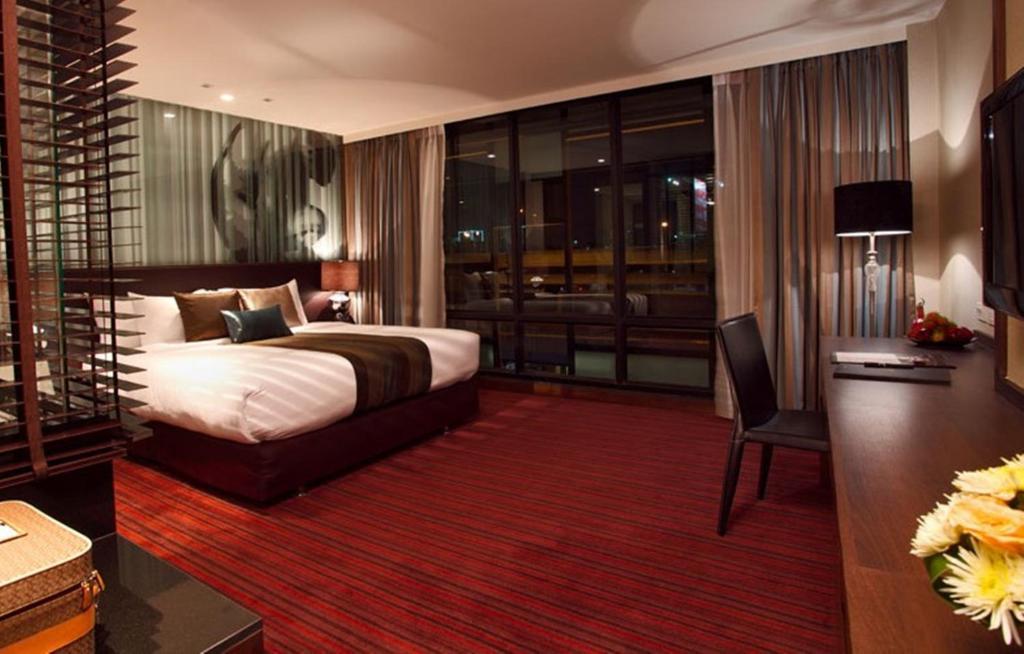 Corner Suite