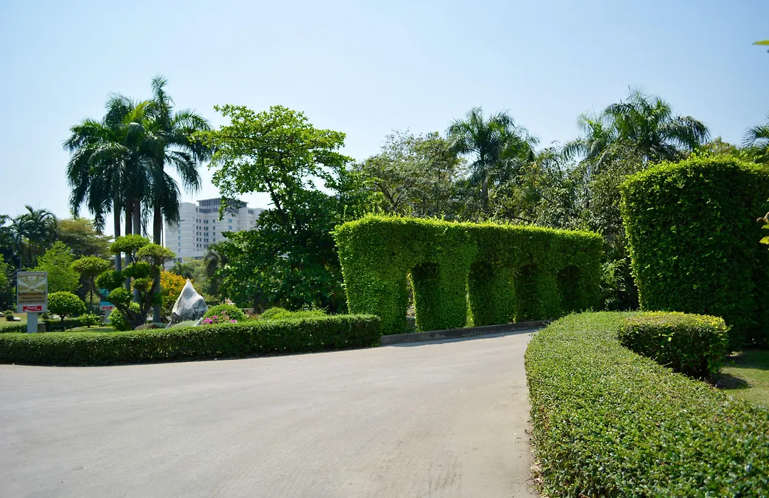 Rama Gardens Hotel Bangkok-1
