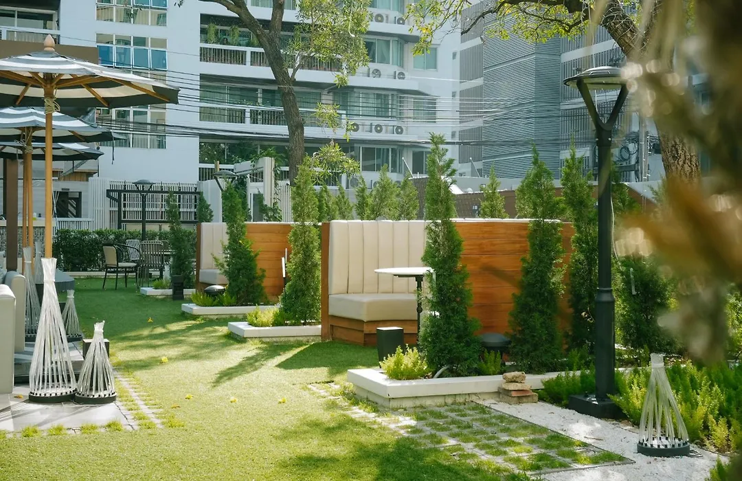 Floral Court Hotel & Residence Sukhumvit 13-1