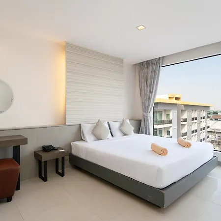 Leenova Hotel-2