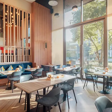 Oakwood Suites Bangkok-3
