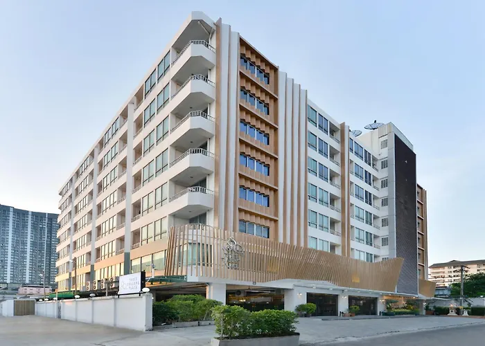 Three Seasons Bangkok Hotel