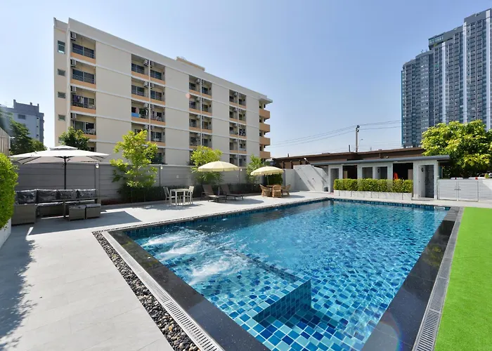 Three Seasons Bangkok Hotel