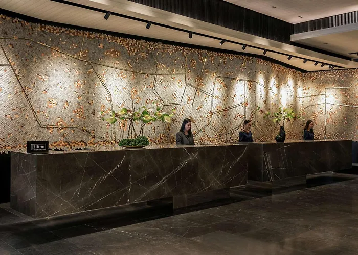 Doubletree By Hilton Bangkok Ploenchit Hotel